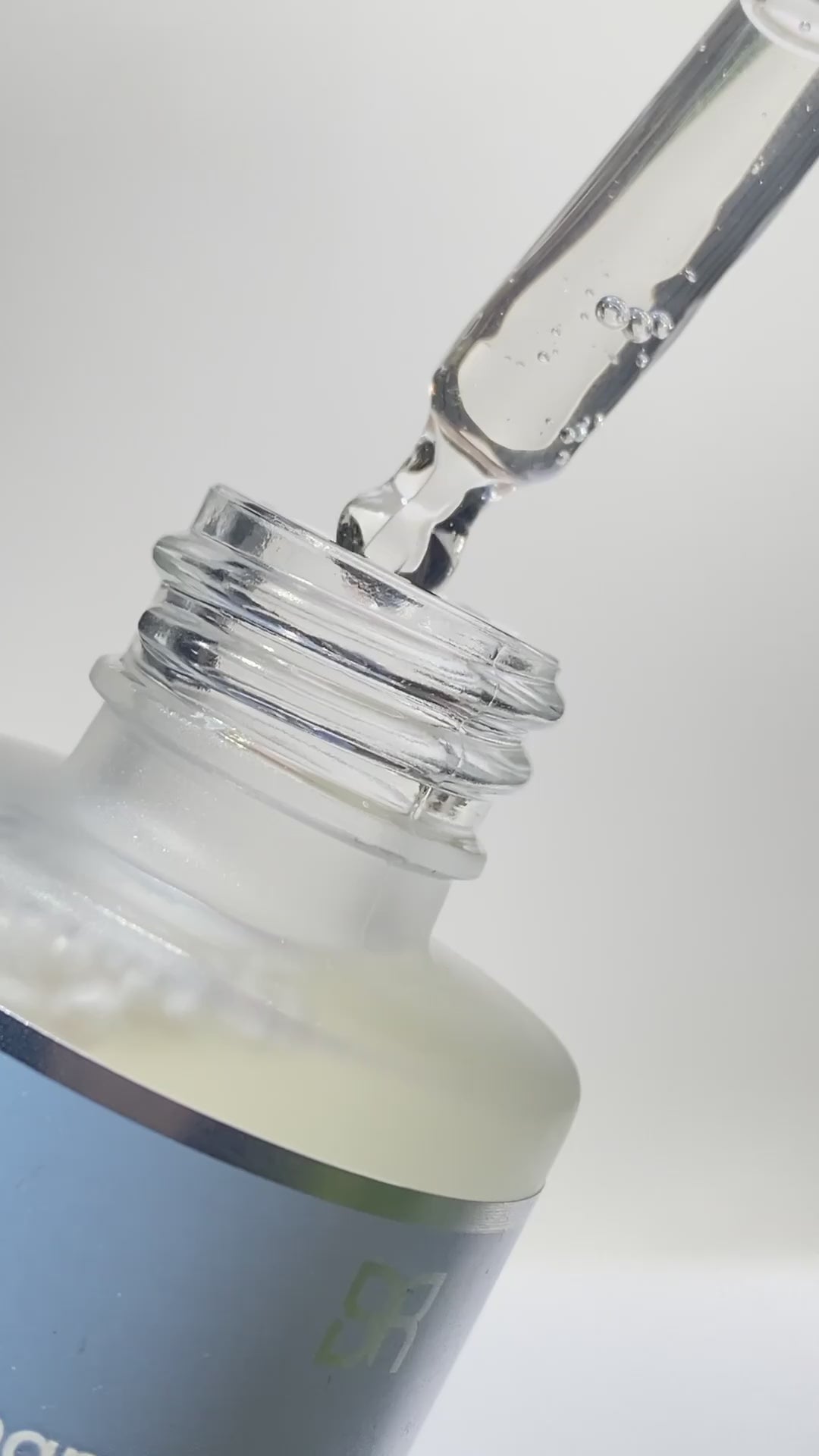 Load video: NIACINAMIDE CLOSE UP.mov